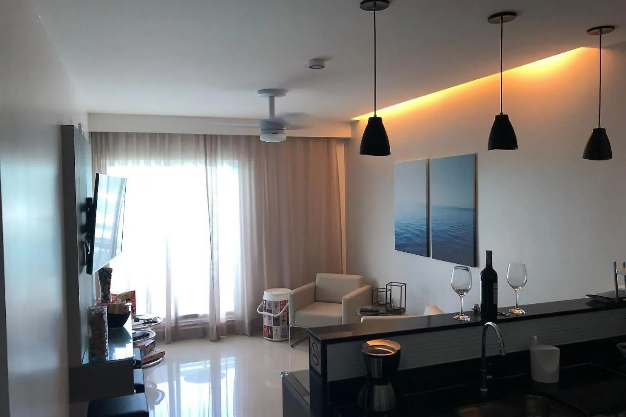 Resort em Arraial do Cabo, Desfrute de momentos inesquecíveis em uma apartamento de luxo com 2 quartos, 2 banheiros e 2 vagas de carro entre a praia e a lagoa 0*,  Brasil