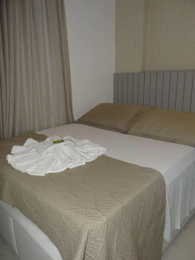 Resort em Arraial do Cabo, Desfrute de momentos inesquecíveis em uma apartamento de luxo com 2 quartos, 2 banheiros e 2 vagas de carro entre a praia e a lagoa