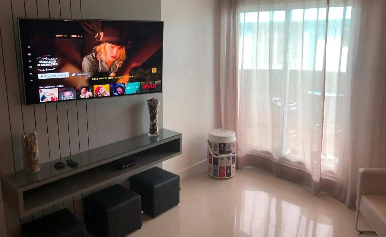 Resort em Arraial do Cabo, Desfrute de momentos inesquecíveis em uma apartamento de luxo com 2 quartos, 2 banheiros e 2 vagas de carro entre a praia e a lagoa Brasil