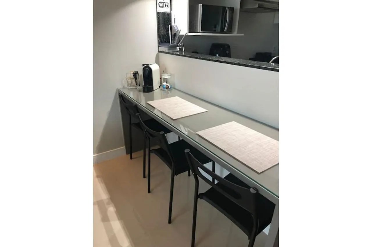 Resort em Arraial do Cabo, Desfrute de momentos inesquecíveis em uma apartamento de luxo com 2 quartos, 2 banheiros e 2 vagas de carro entre a praia e a lagoa