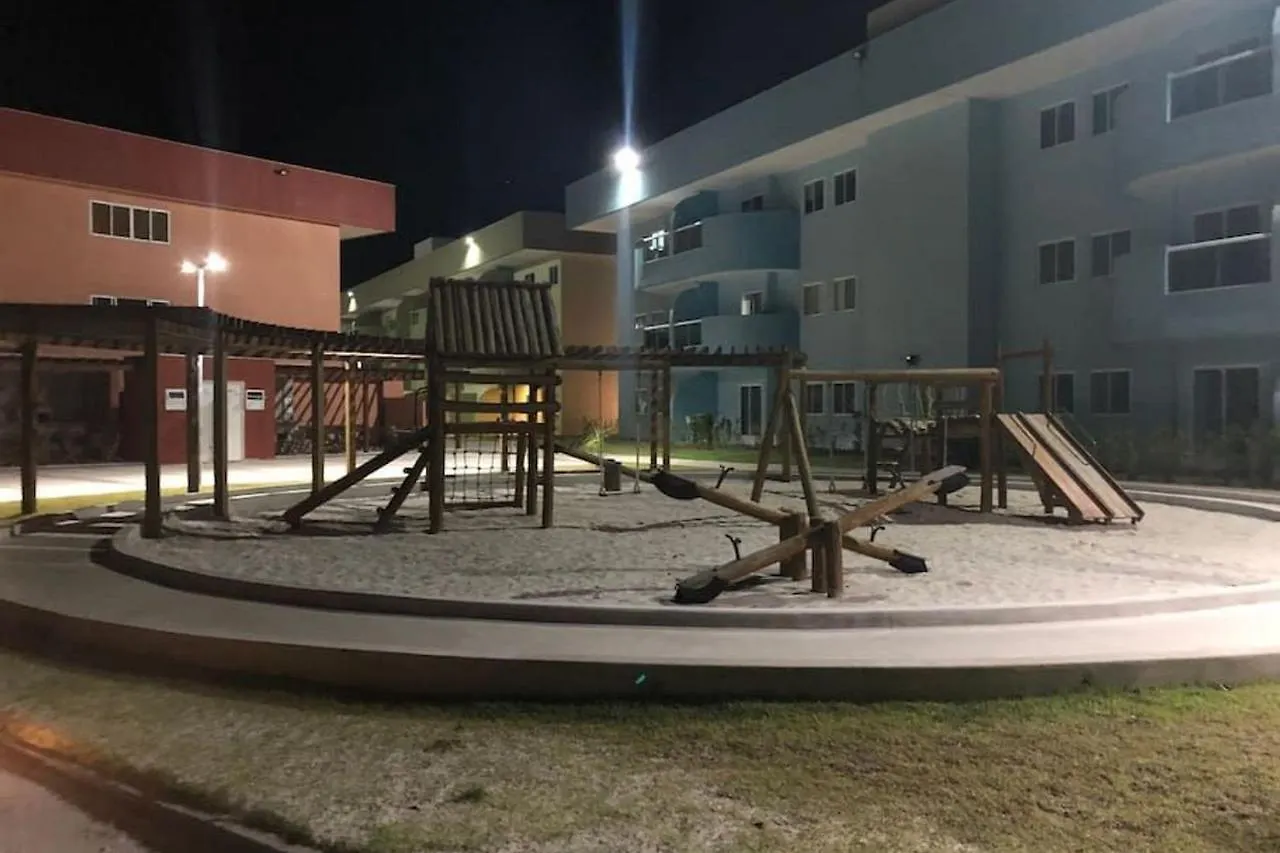 Resort em Arraial do Cabo, Desfrute de momentos inesquecíveis em uma apartamento de luxo com 2 quartos, 2 banheiros e 2 vagas de carro entre a praia e a lagoa Brasil