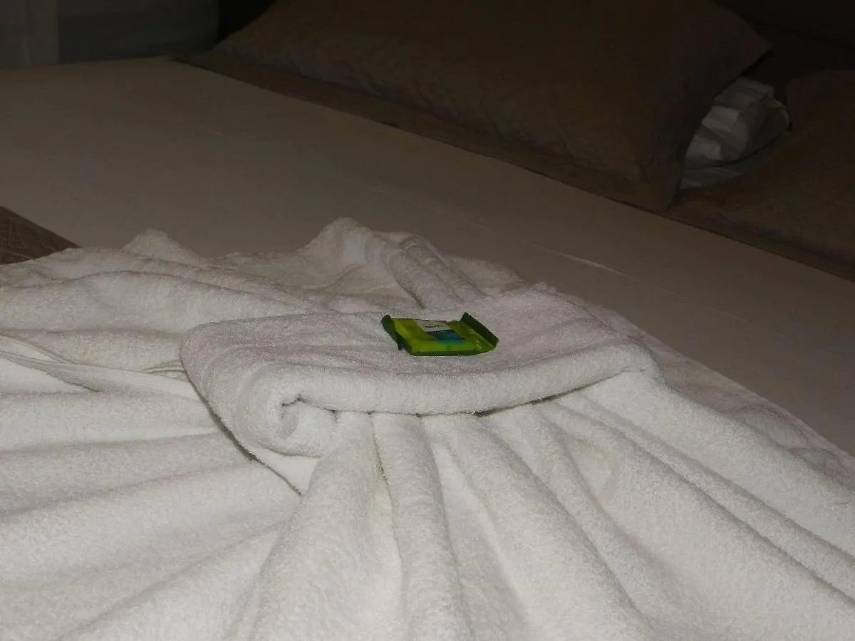 Resort em Arraial do Cabo, Desfrute de momentos inesquecíveis em uma apartamento de luxo com 2 quartos, 2 banheiros e 2 vagas de carro entre a praia e a lagoa Brasil