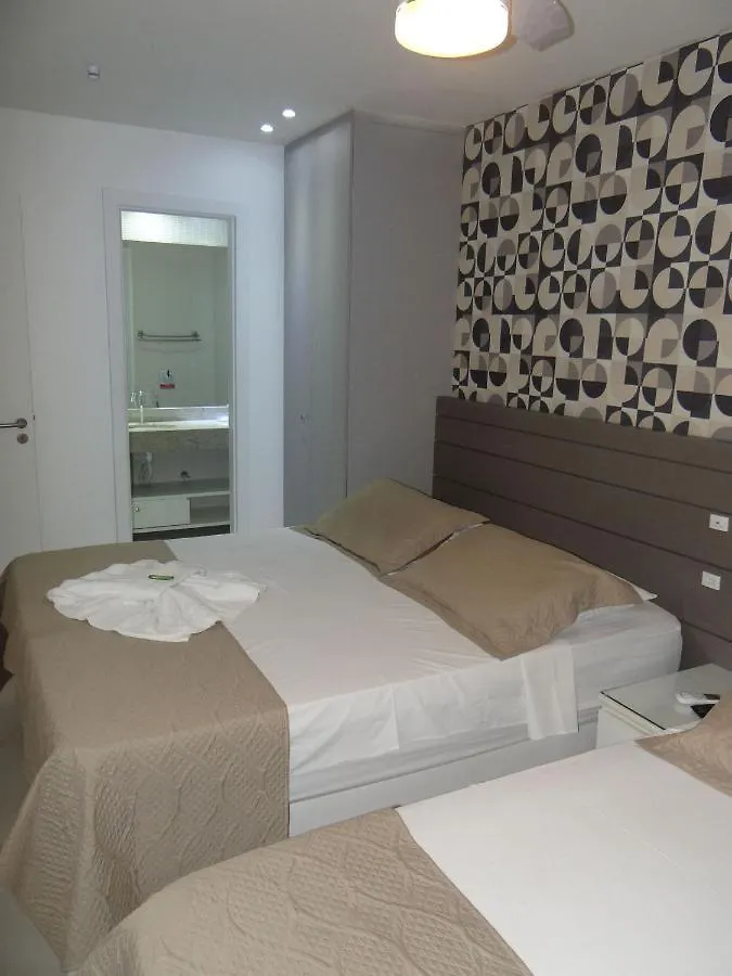 Resort em Arraial do Cabo, Desfrute de momentos inesquecíveis em uma apartamento de luxo com 2 quartos, 2 banheiros e 2 vagas de carro entre a praia e a lagoa